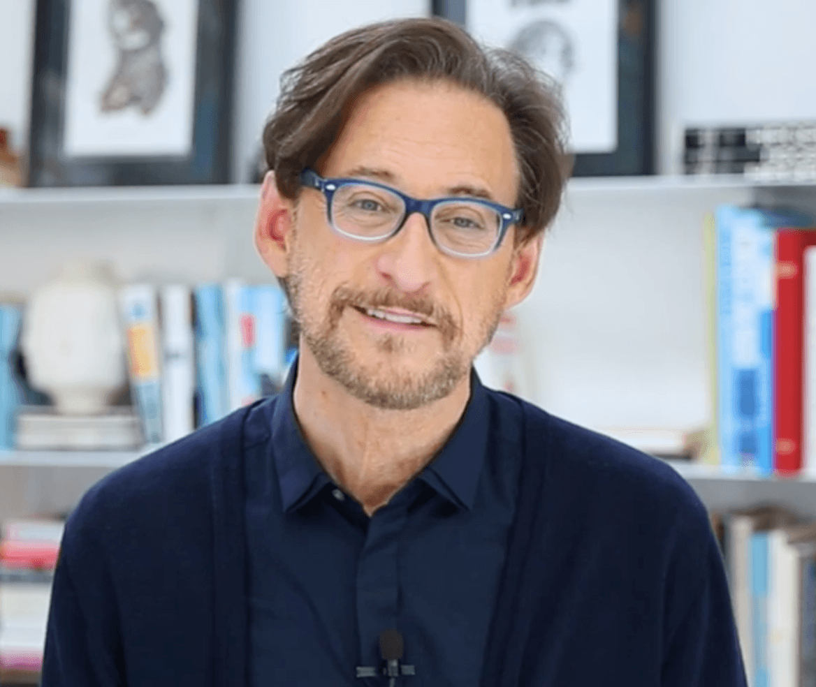 Dr. Harvey Karp paediatrician, white noise guru, and designer of SNOObear